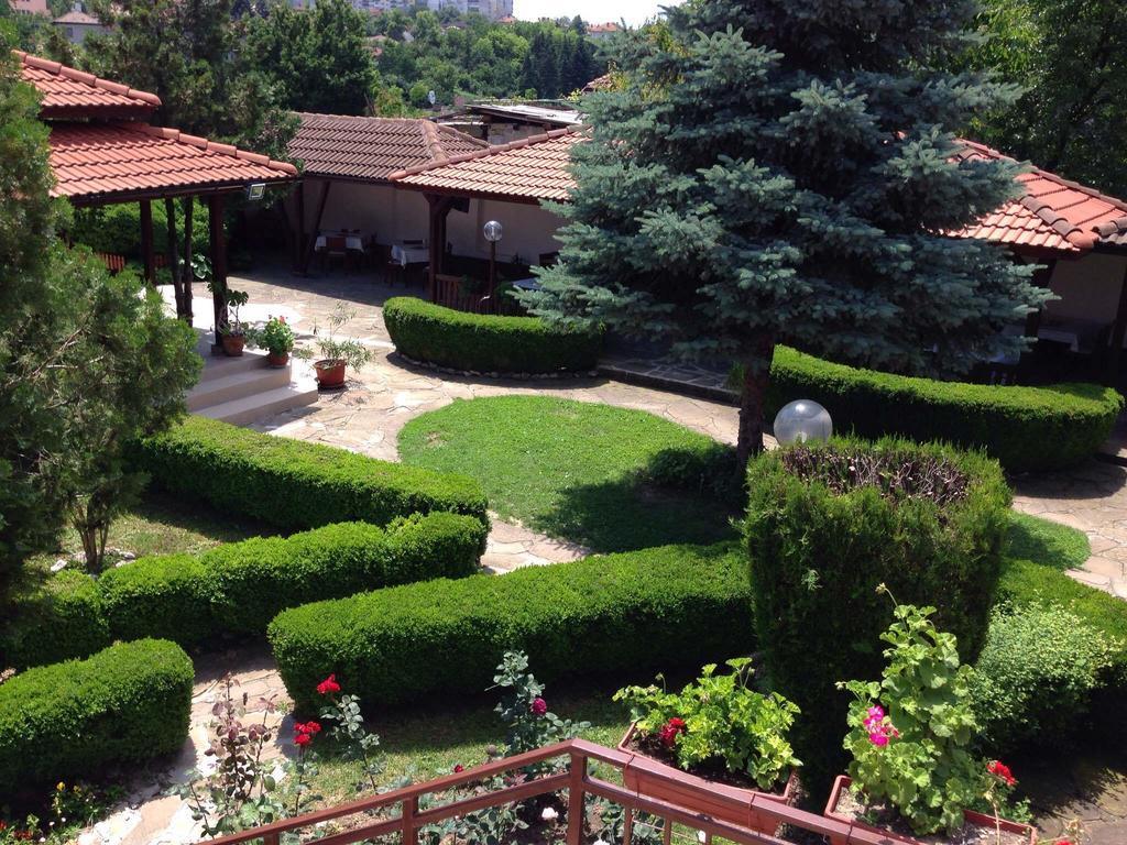 Family Hotel Accent Razgrad Exterior photo