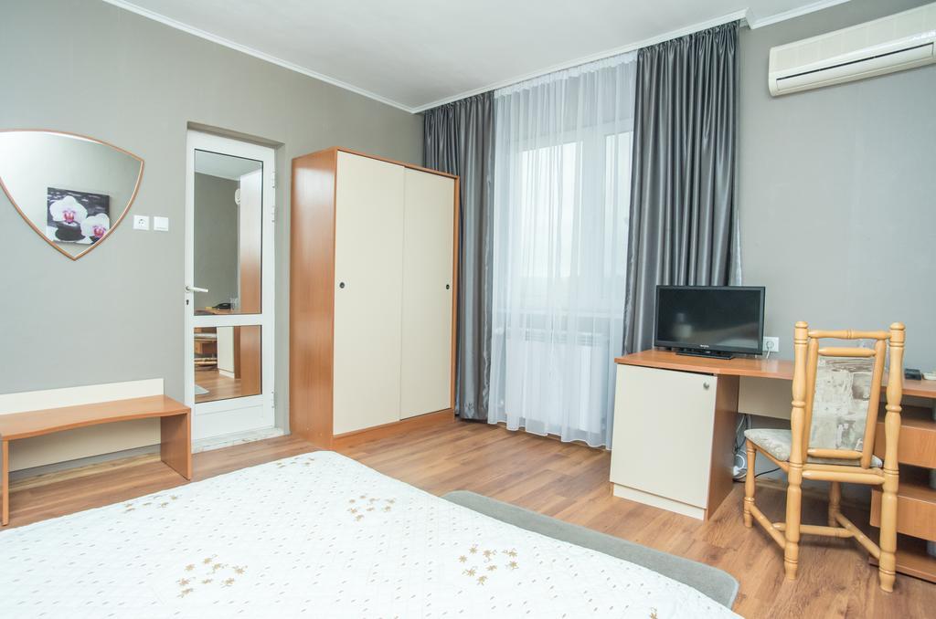 Family Hotel Accent Razgrad Exterior photo
